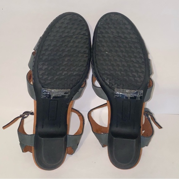 Cobb Hill Aubrey Gray Leather Cushioned Comfort Slingback Pumps - Picture 14 of 16